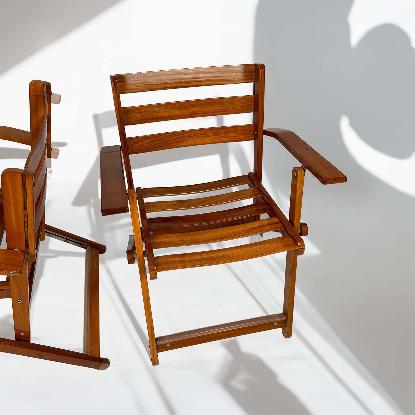 Pair of vintage 1970s deck chairs by Reguitti