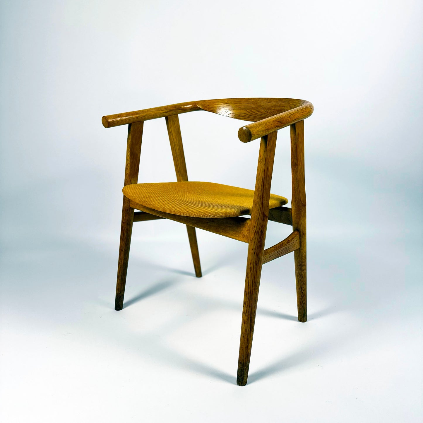 Vintage GE525 chair by Hans Wegner for Getama