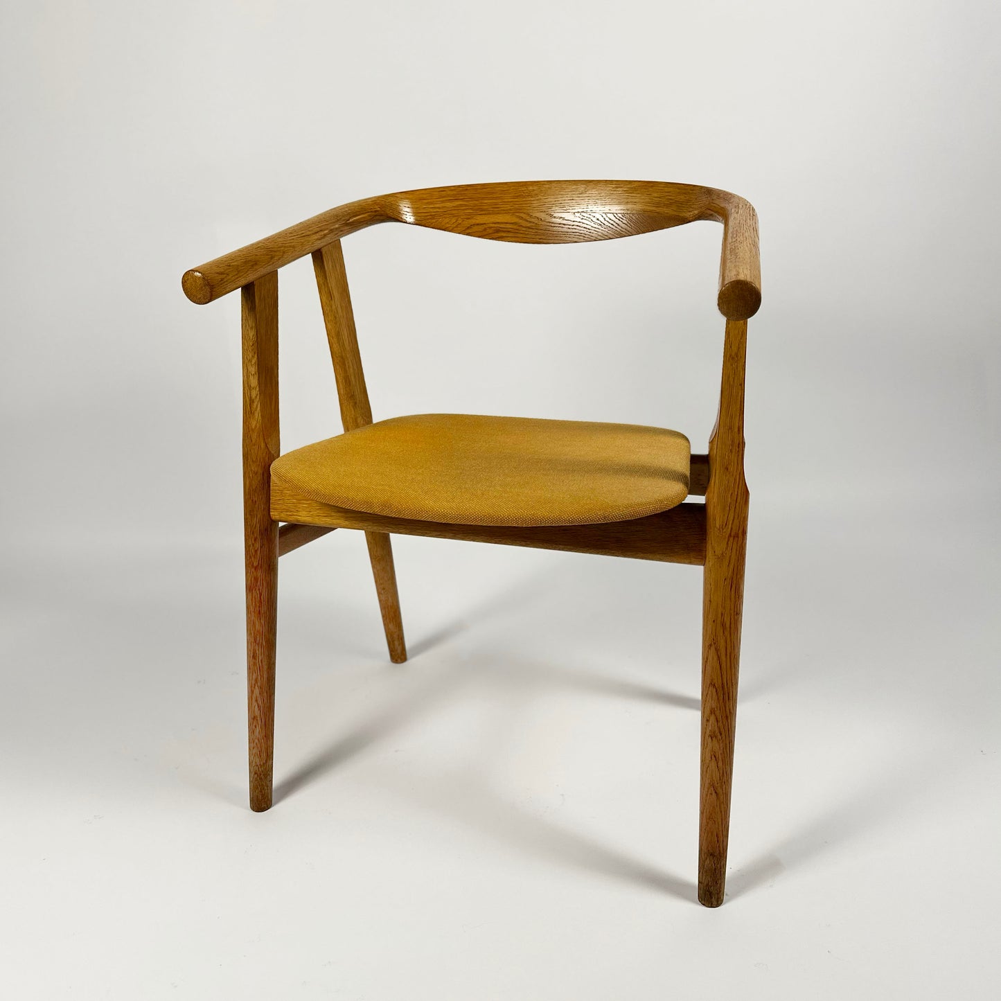 Vintage GE525 chair by Hans Wegner for Getama
