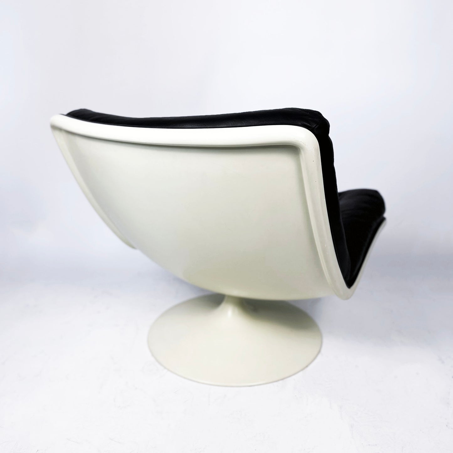 Artifort F976 Swivel Lounge Chair by Geoffrey Harcourt - Late 1960s - 1970s