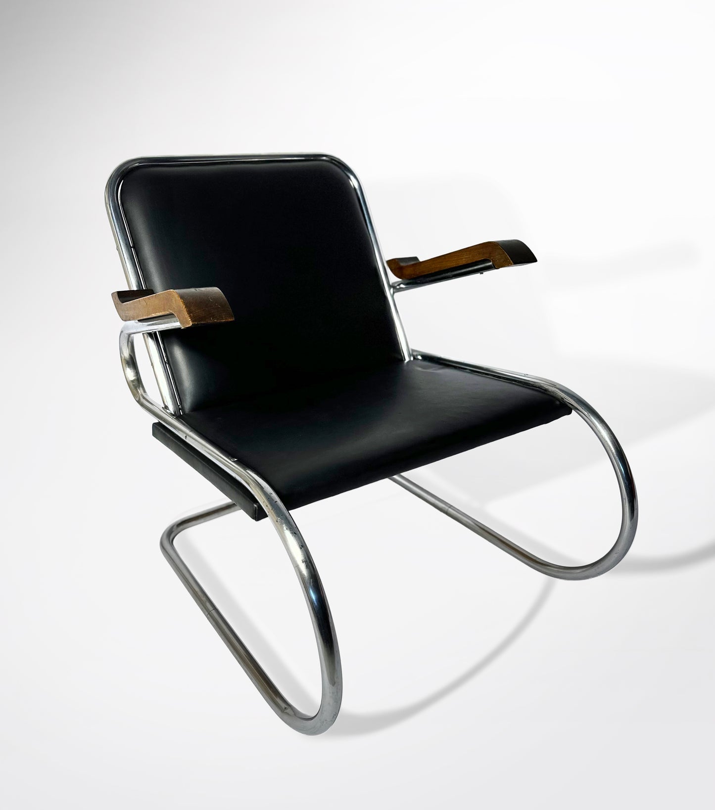 Pair of 1930s - 40s Bauhaus Cantilever Armchairs – Tubular Steel, Wooden Armrests