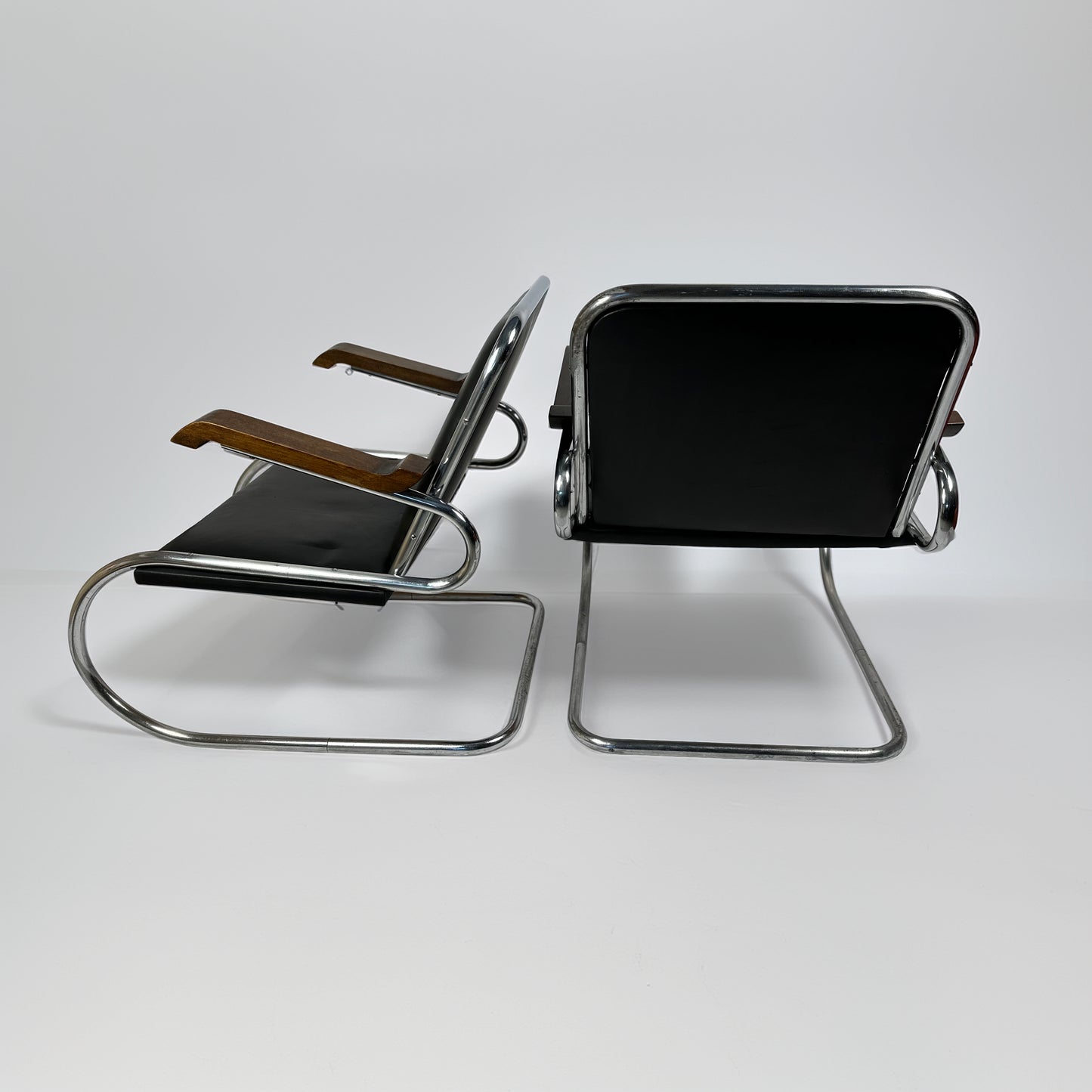 Pair of 1930s - 40s Bauhaus Cantilever Armchairs – Tubular Steel, Wooden Armrests