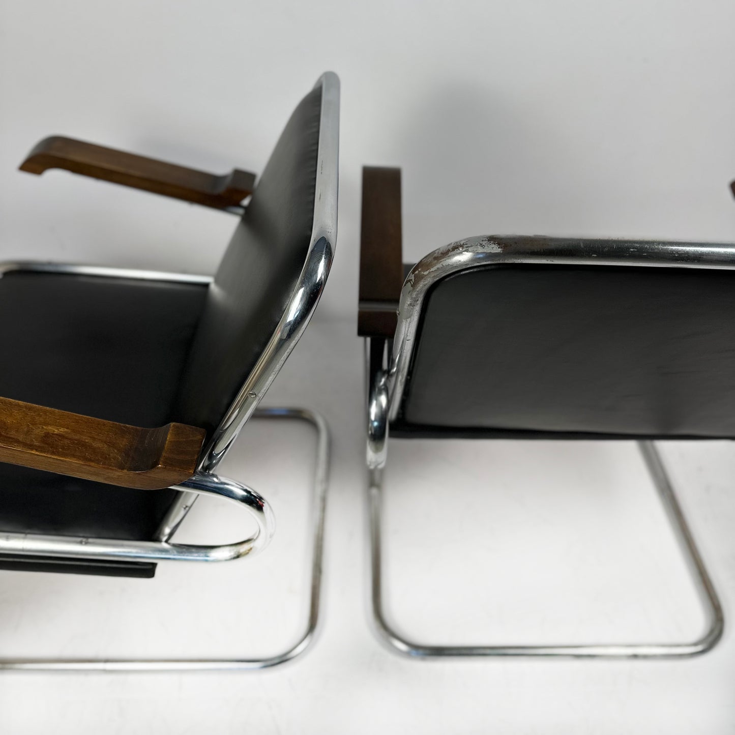 Pair of 1930s - 40s Bauhaus Cantilever Armchairs – Tubular Steel, Wooden Armrests